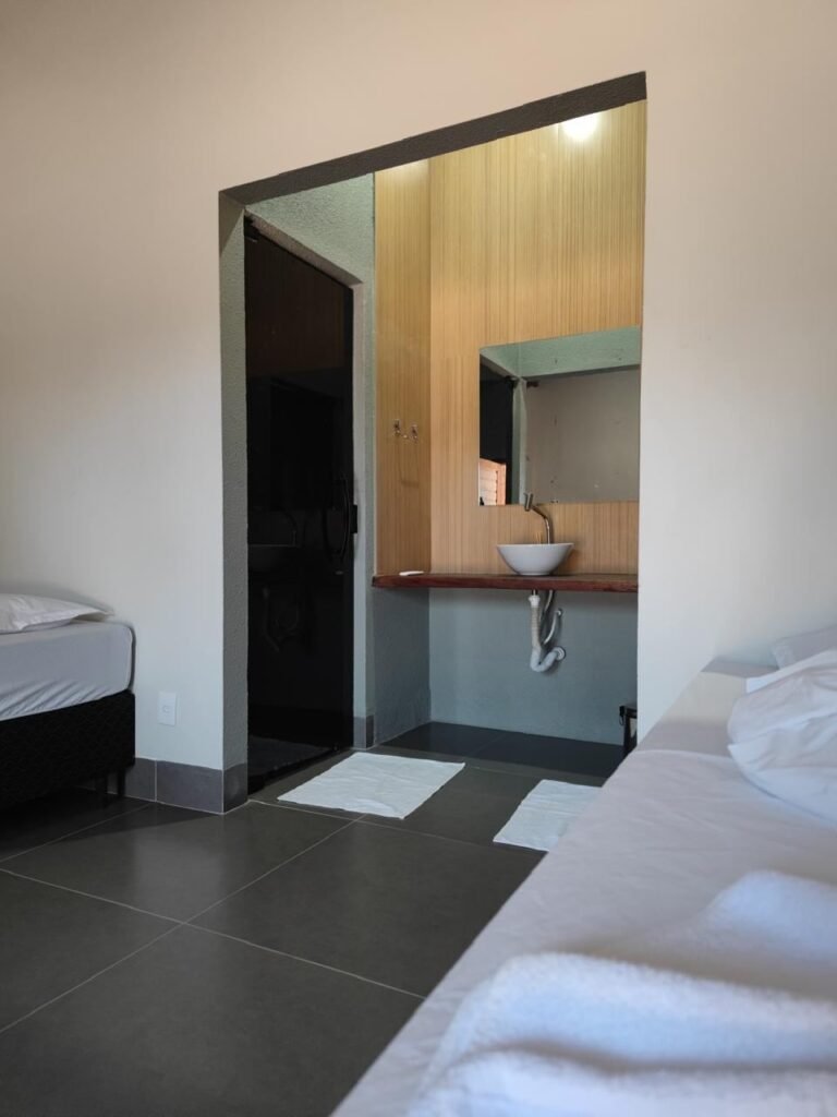 Guests and facilities at Pousada Jundiá