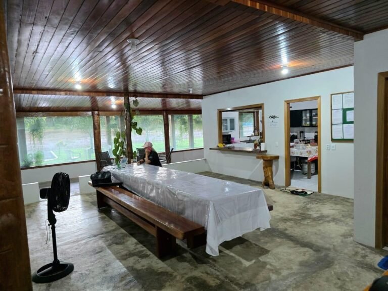 Guests and facilities at Pousada Jundiá