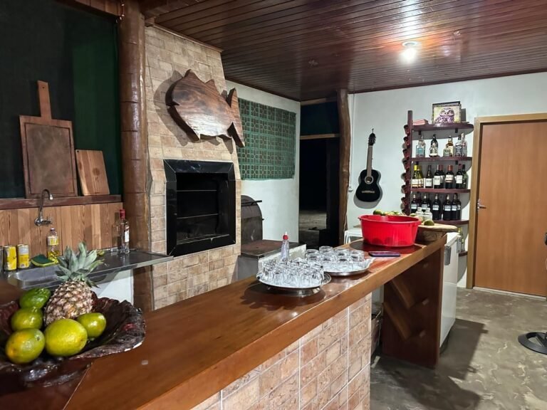 Guests and facilities at Pousada Jundiá