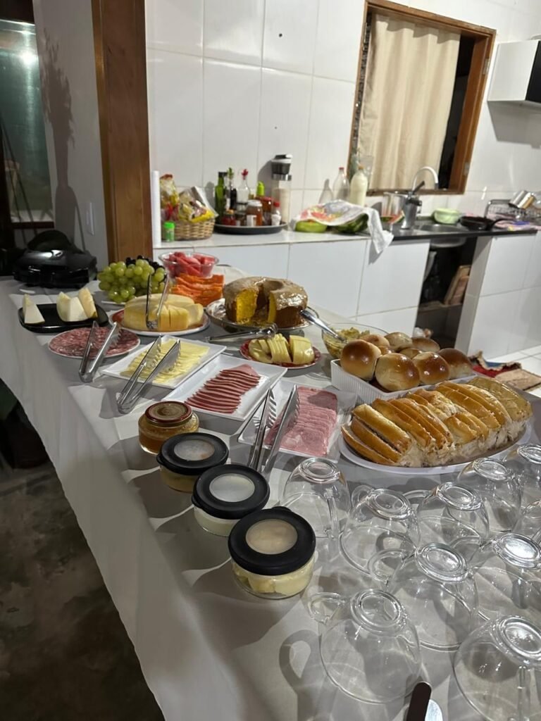 Guests and facilities at Pousada Jundiá
